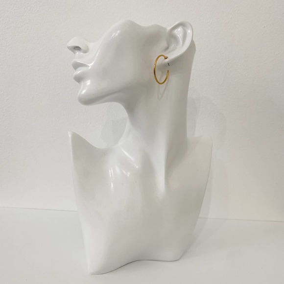 VTG Gold Slim Medium Size Hoop Earrings - Picture 5 of 5